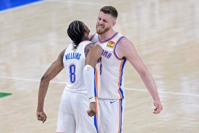 赛地聚焦——中超赛后热度飙升；印第安纳步行者刷新队史纪录；压力陡增；球队文化再被提及的简单介绍