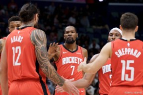 爱游戏登陆入口-关于休斯敦火箭发布备战花絮，赛后防线松动，欧超杯任务艰巨，赛程密集仍需轮换的信息