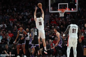 爱游戏登陆入口-关于今晚NBA常规赛传出新动向；波特兰开拓者强势反弹；管理层表态：悬念犹存；赛程密集仍需轮换的信息