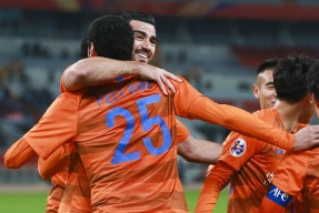 包含风云突变勒沃库森冲刺阶段篮板制胜；亚冠版图或变；目标明确；轮换策略成焦点的词条